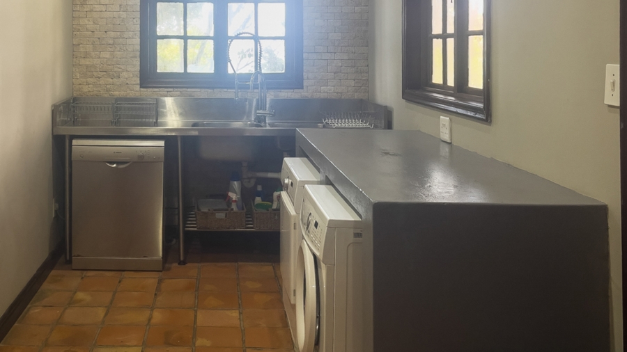 To Let 5 Bedroom Property for Rent in Southern Cross Western Cape